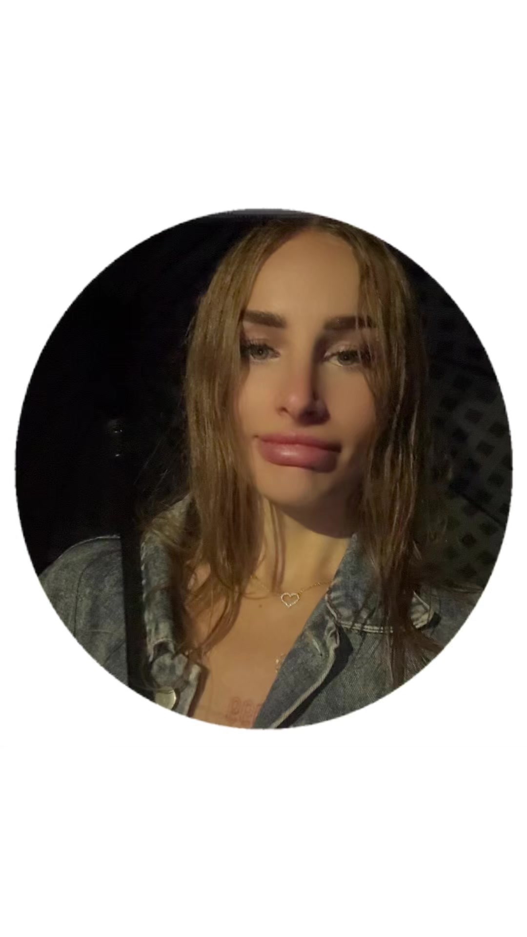 @Julia Fox