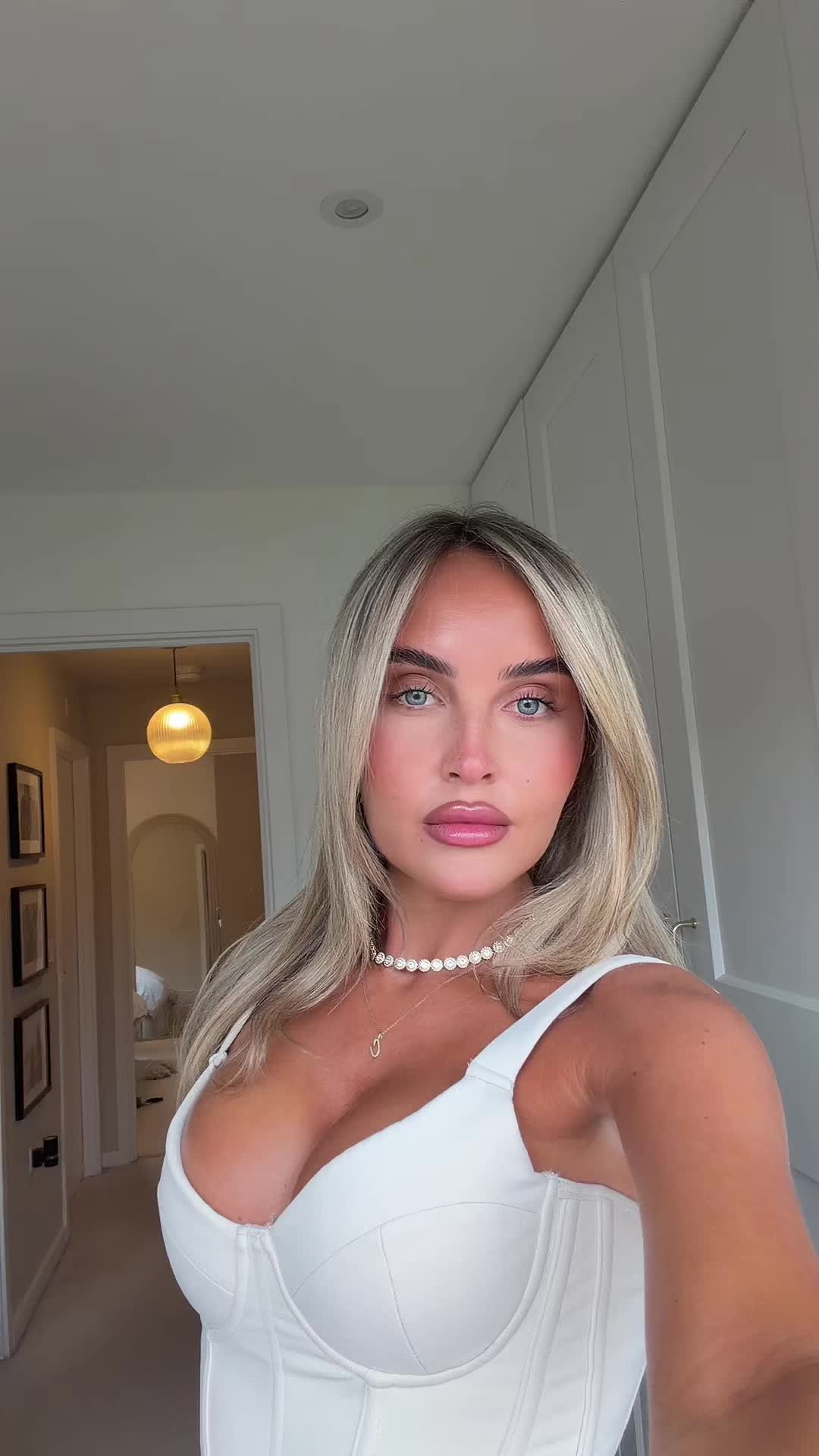 @oliviashawx