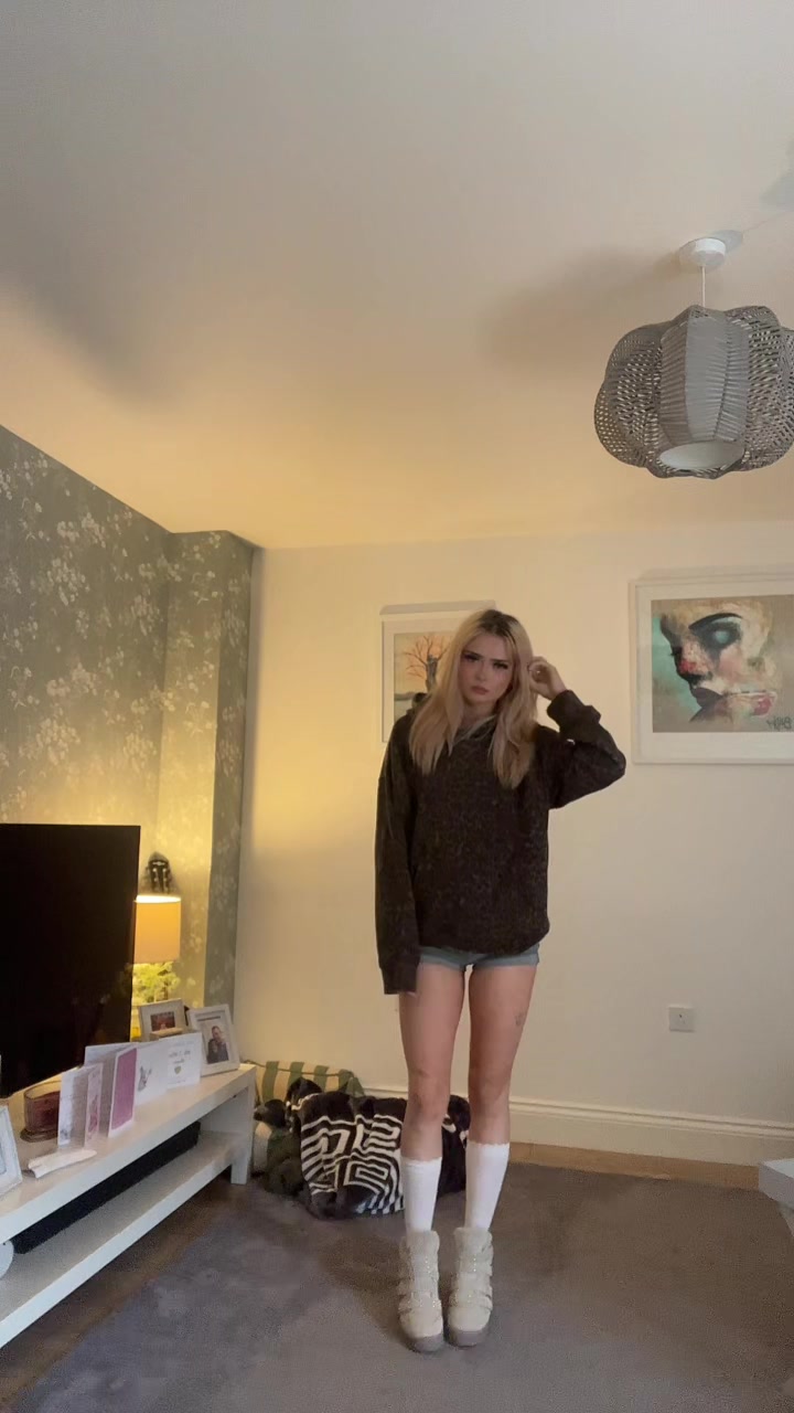@️m 🐆🧁
