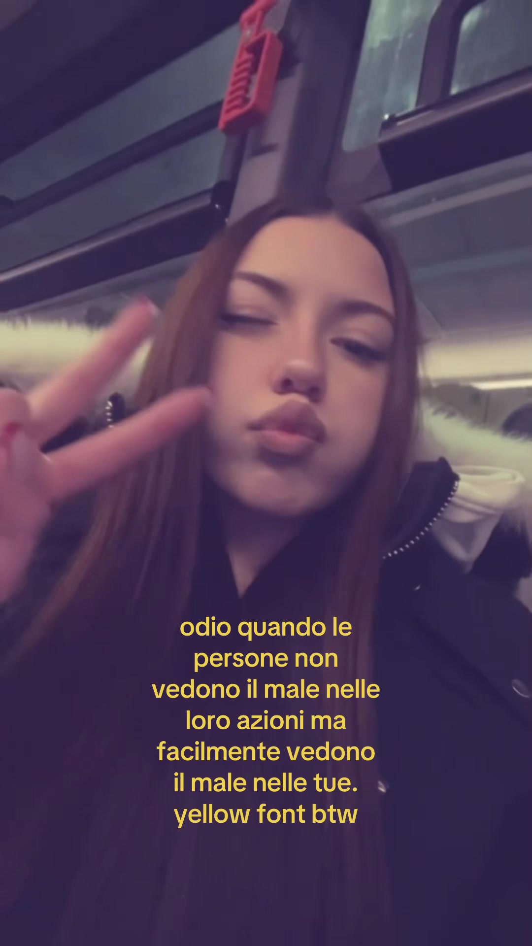 @𝒱