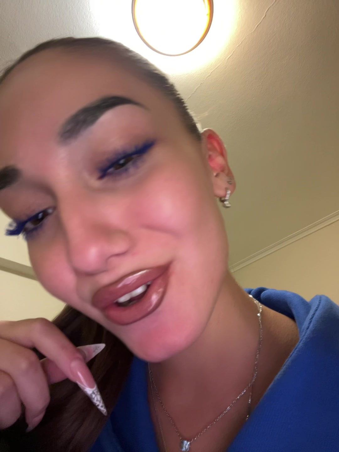 @Angiee
