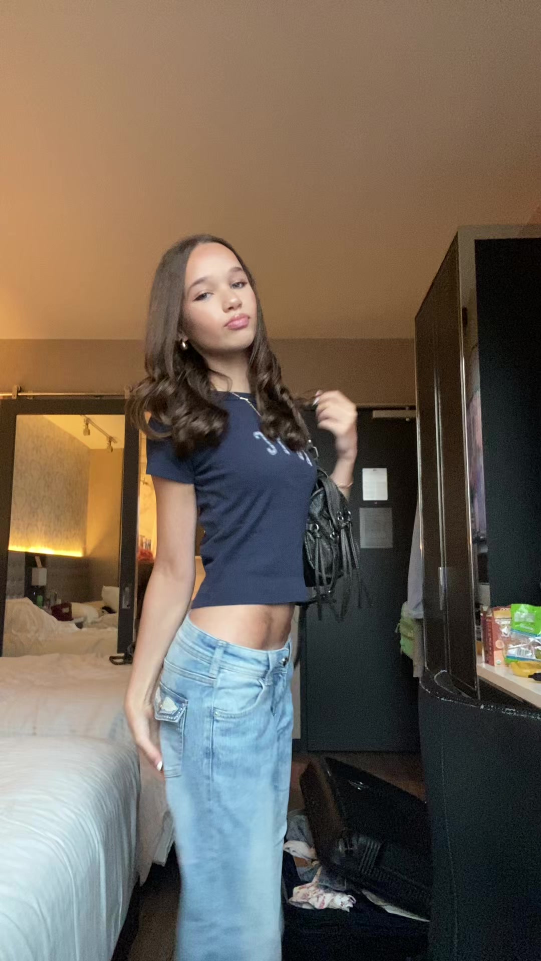 @anikaaaaaaa