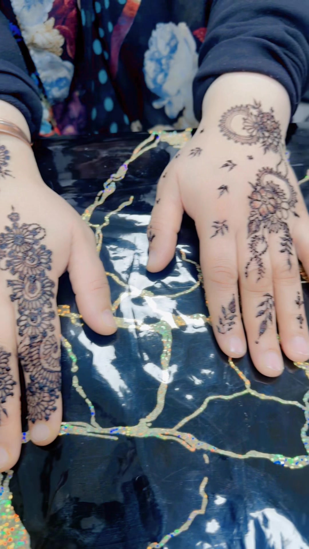 @Henna by &R