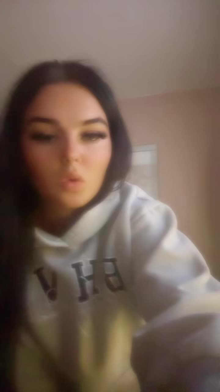 @Liv.priv
