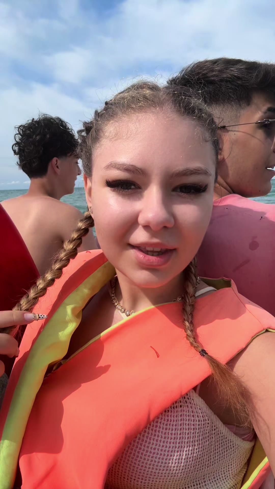 @𝑛𝑖𝑐𝑜𝑙𝑒𝑒🍬