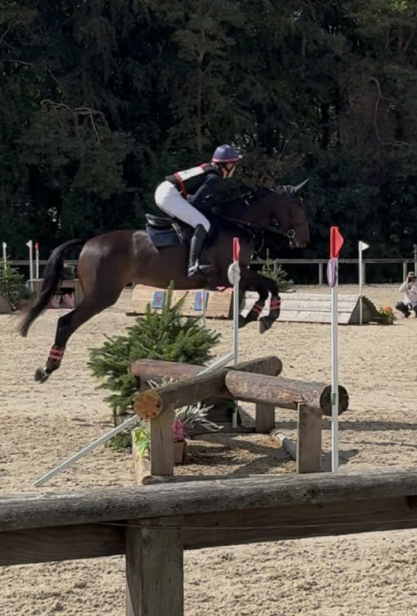 @sophielindsay.eq6