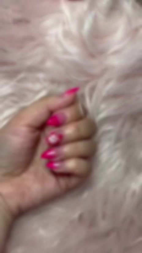 @larisagerox
