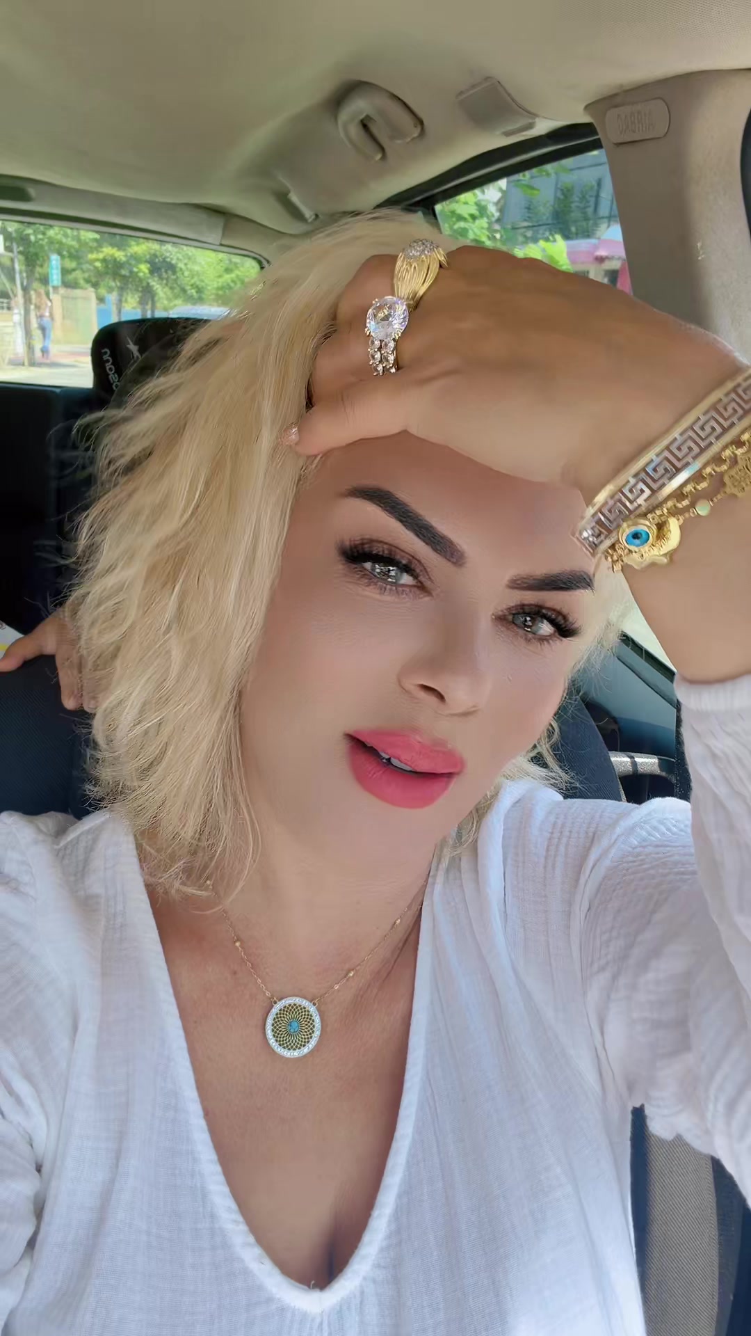@Leonita