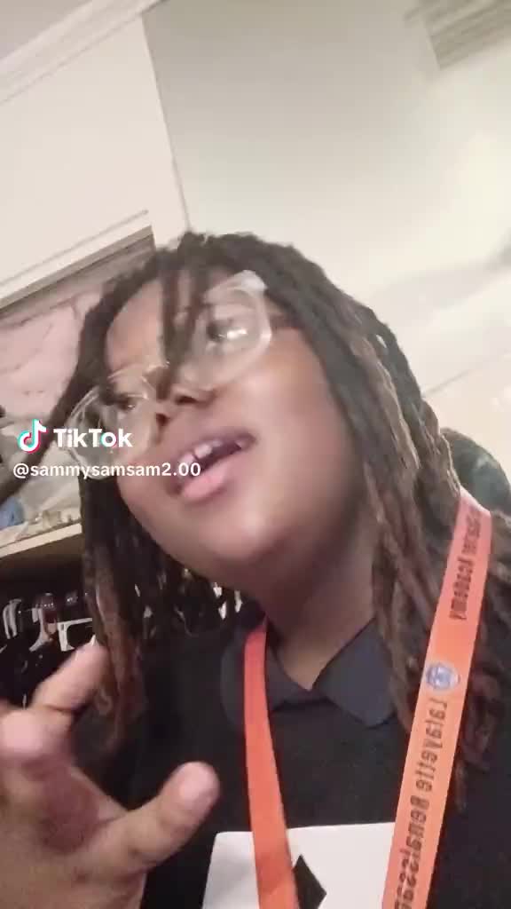 @FourEyedHoneyB