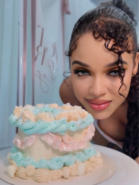 @Vanessa Lynn