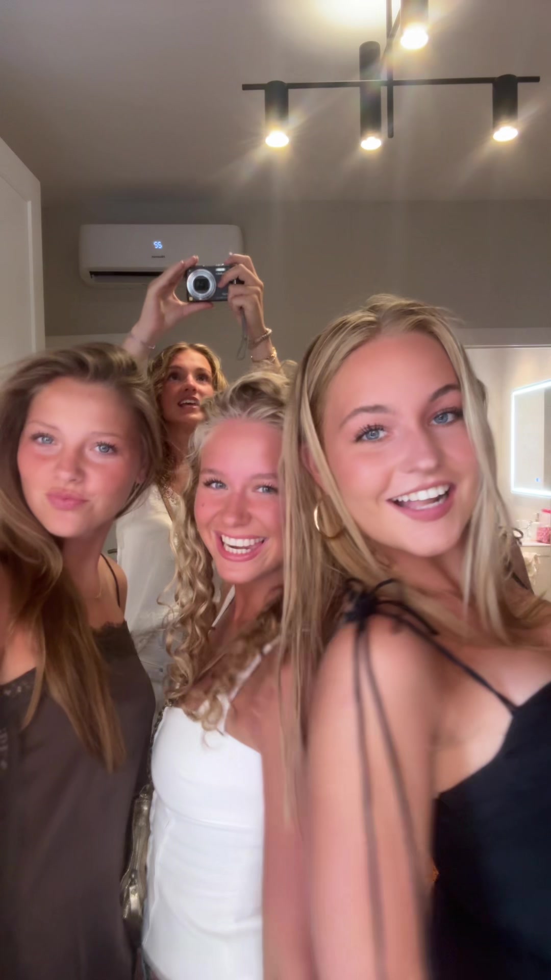 @IVY LANGENBERG
