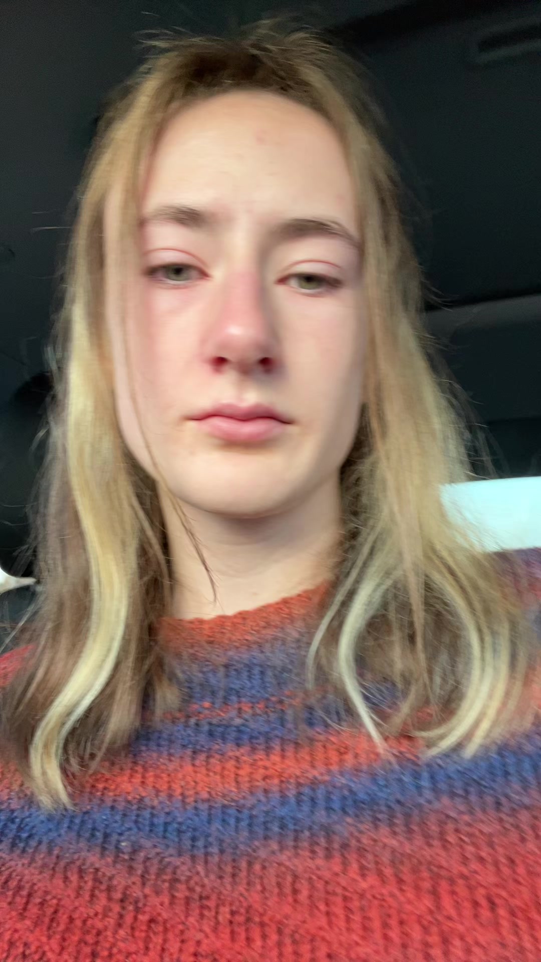 @•