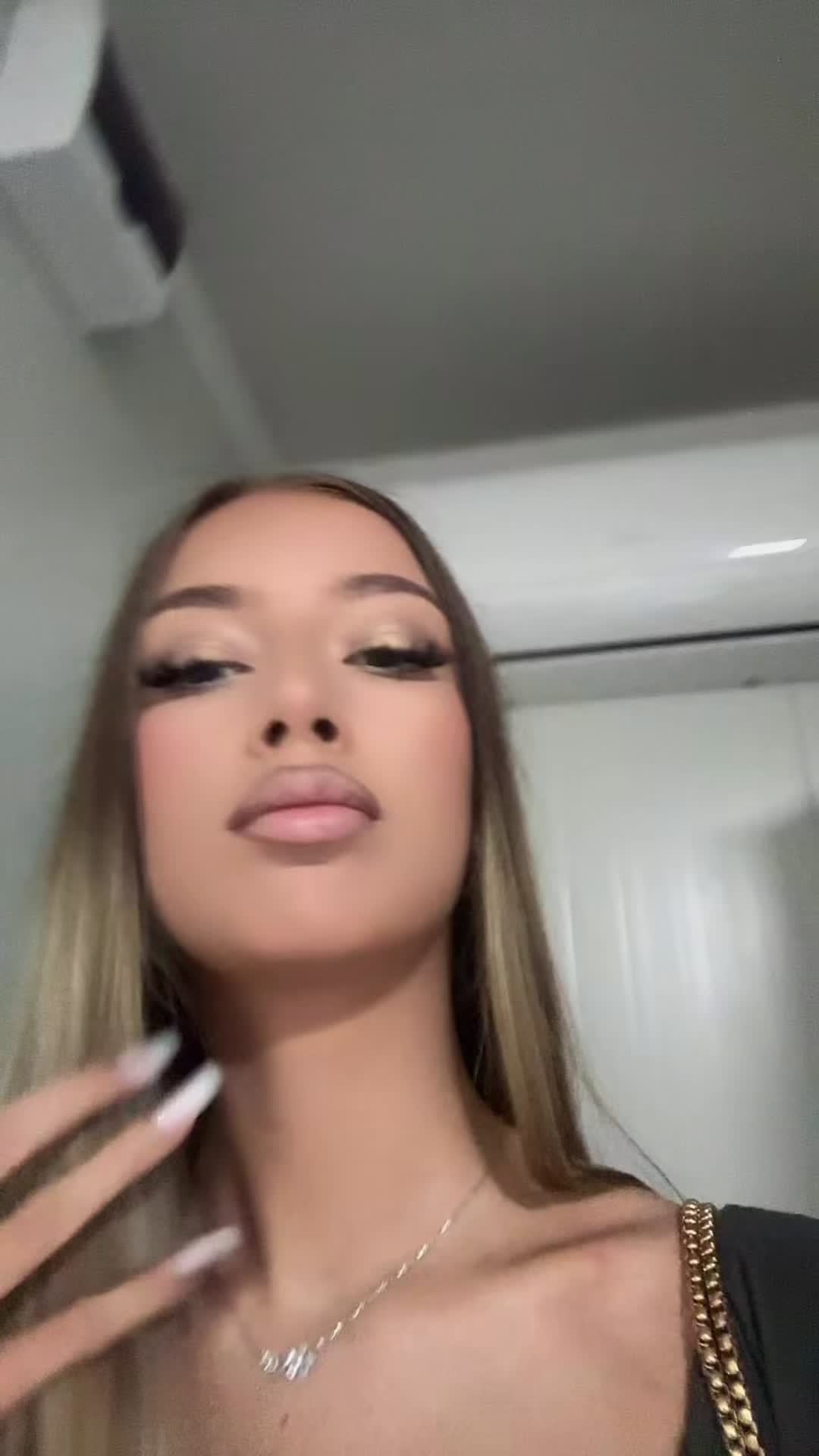 @𝓛 🪬