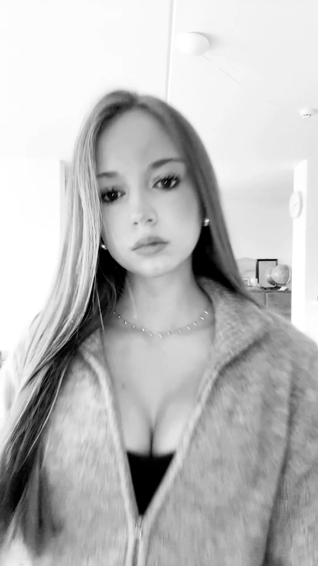 @Lo