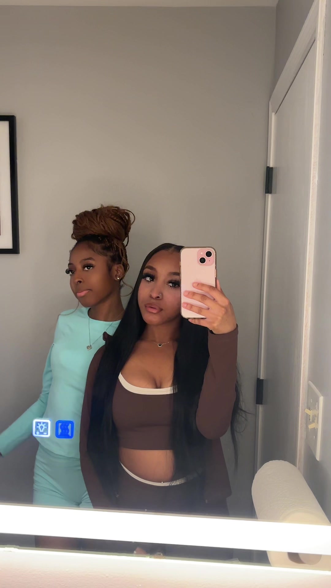 @prettylittlelightskin
