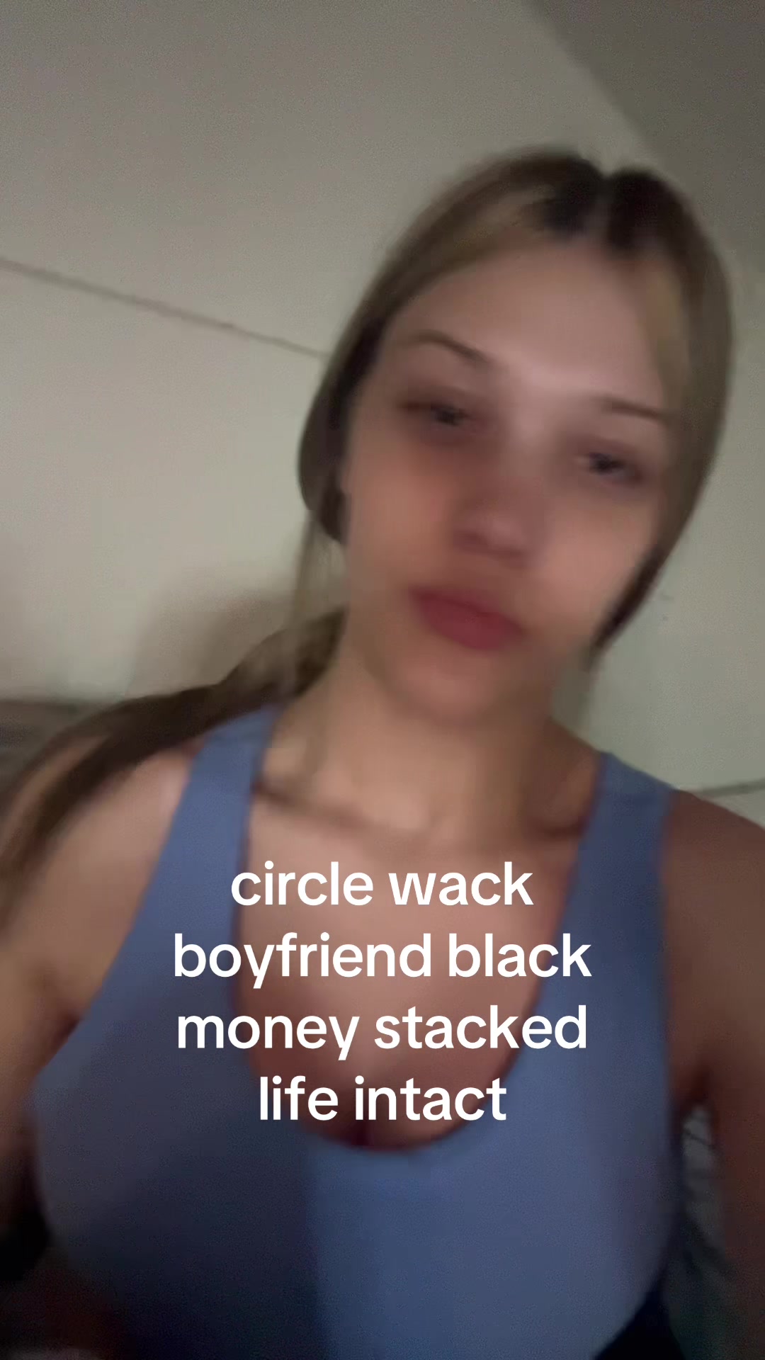 @🧟&zwj;♀️