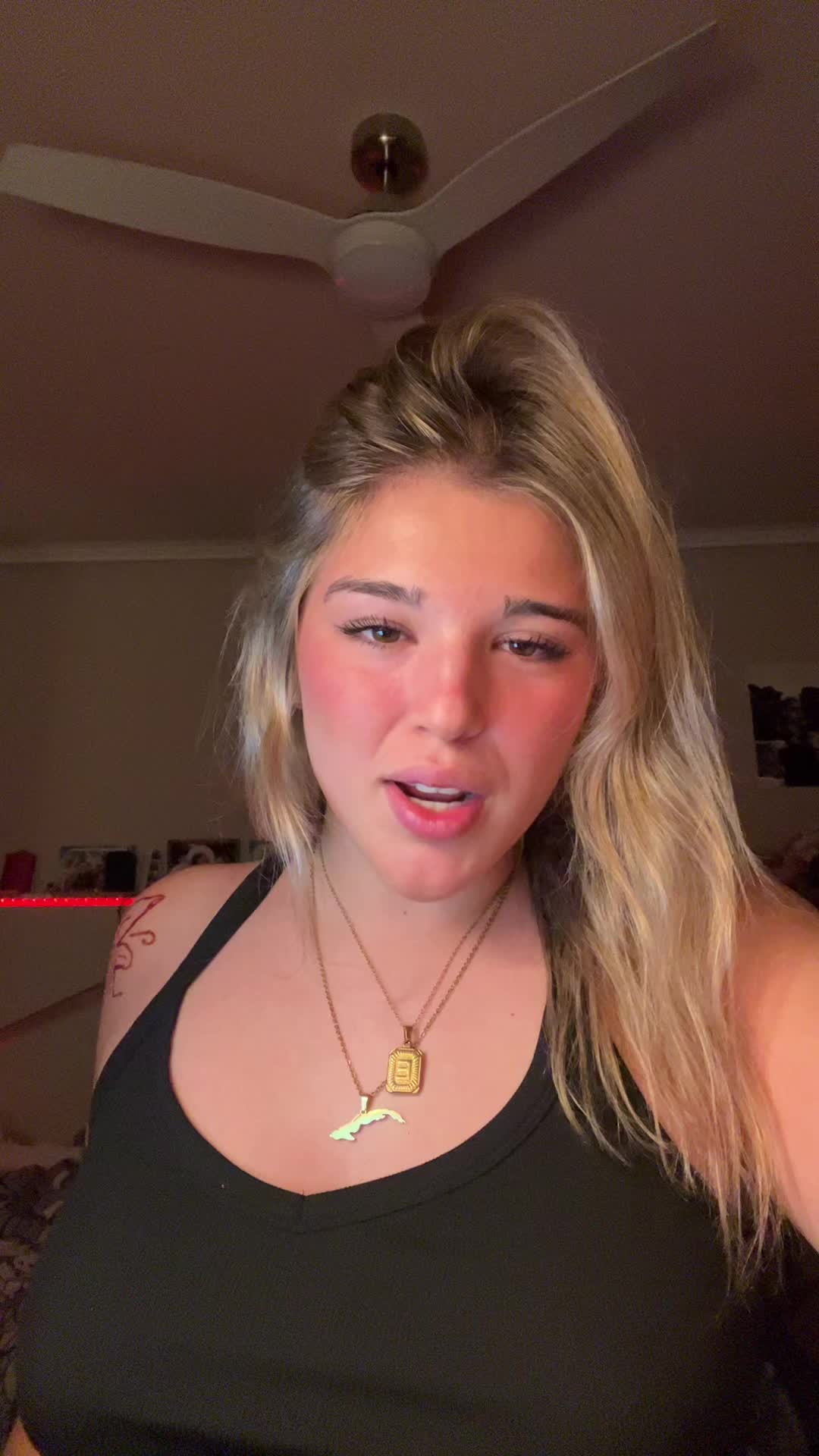 @𝐄𝐬𝐭𝐞𝐟𝐚𝐧𝐢𝐚