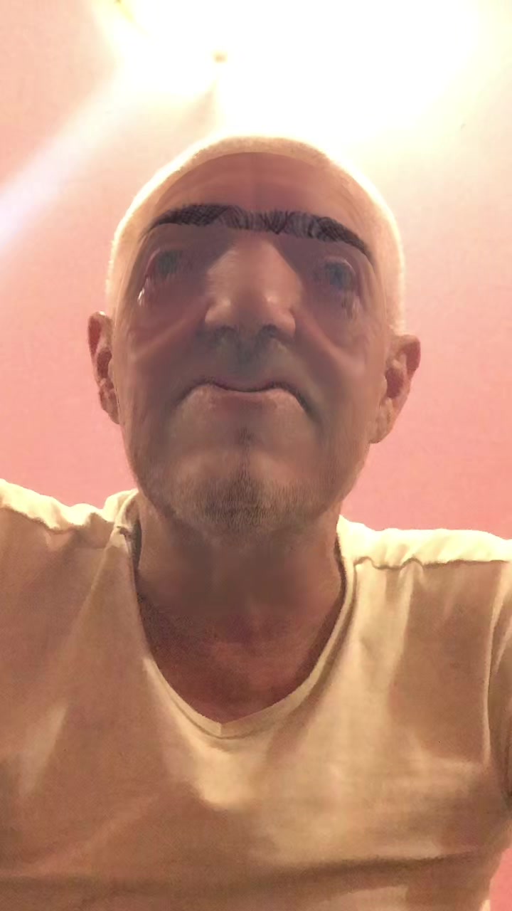 @просто човек😁