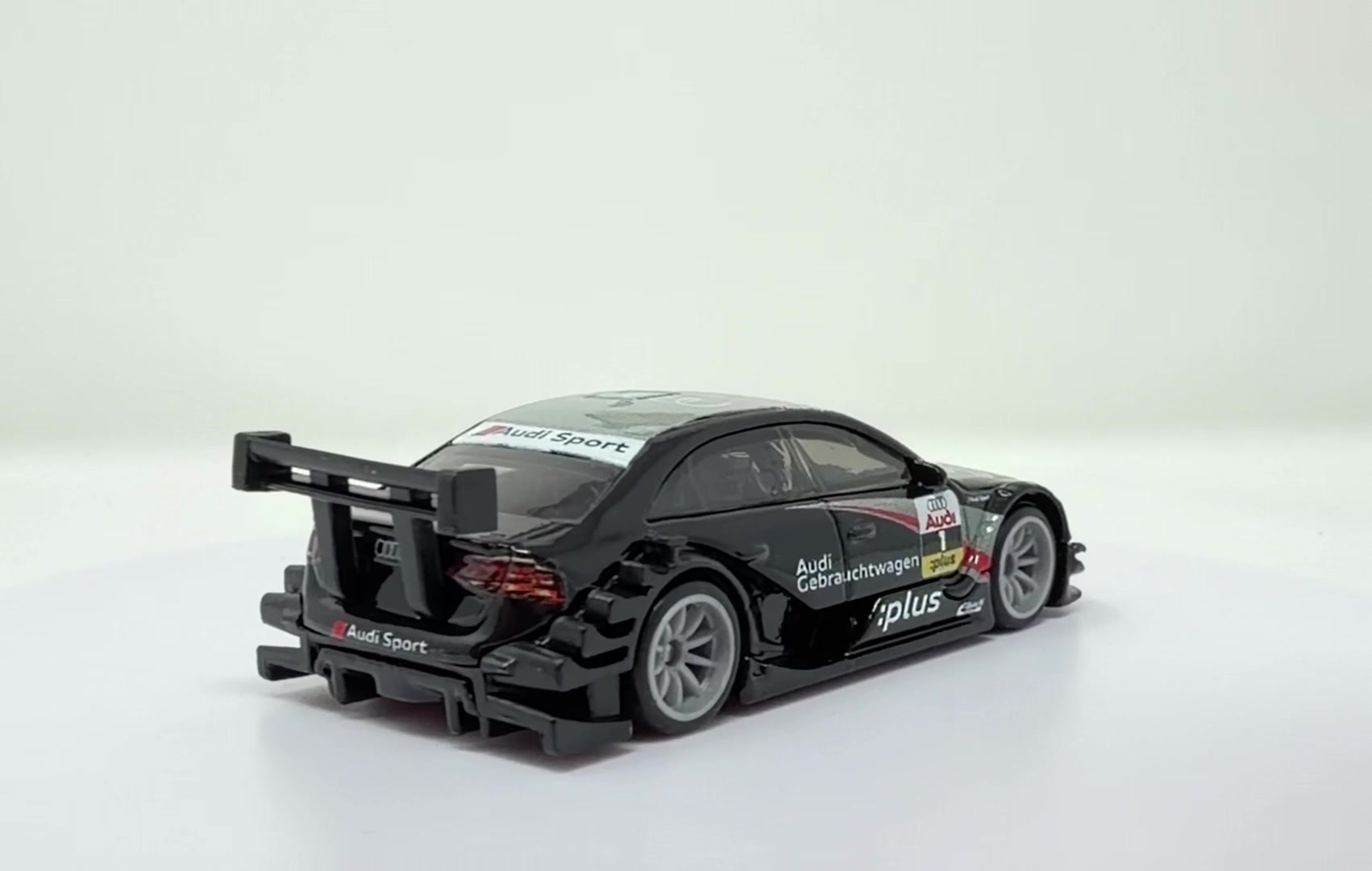 @diecasthype