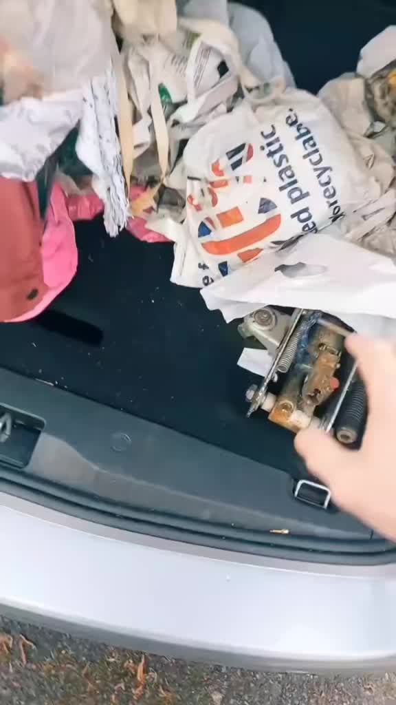 @A͟n͟d͟y͟I͟n͟S͟a͟l͟f͟o͟r͟d͟