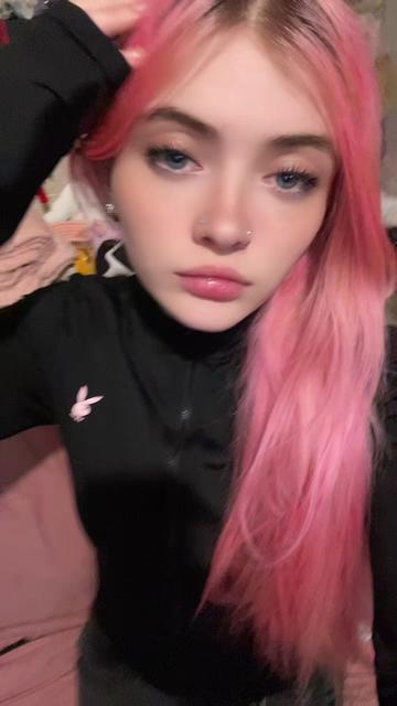 @𝕾𝖍𝖆𝖓𝖉𝖊𝖑𝖑𝖊🤍