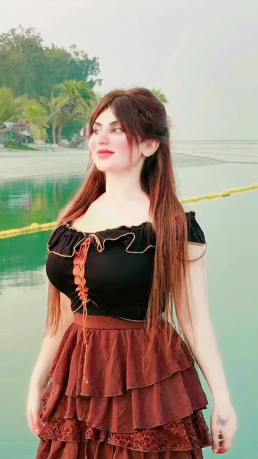 @🇦🇪𝙈𝙖𝙃𝙞𝙧𝘼 (ماہی)🌸