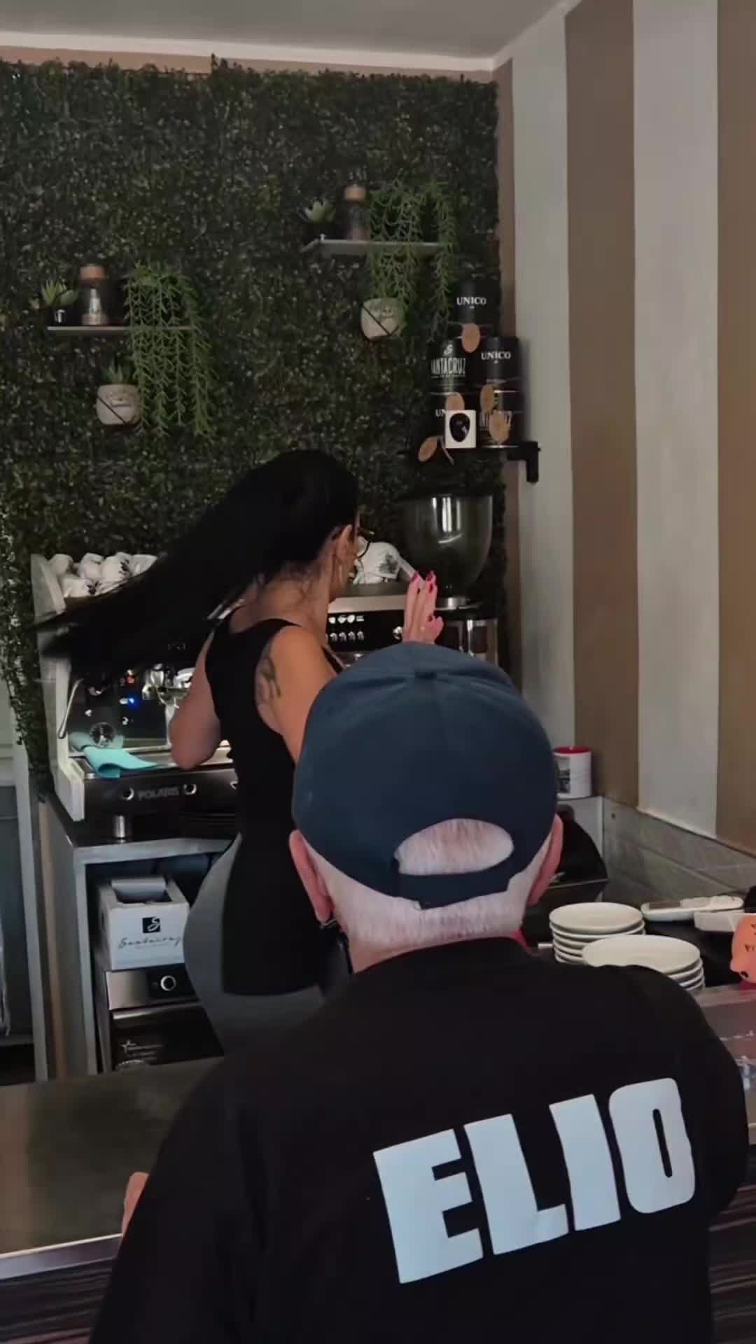 @elutza89 barista di tik tok