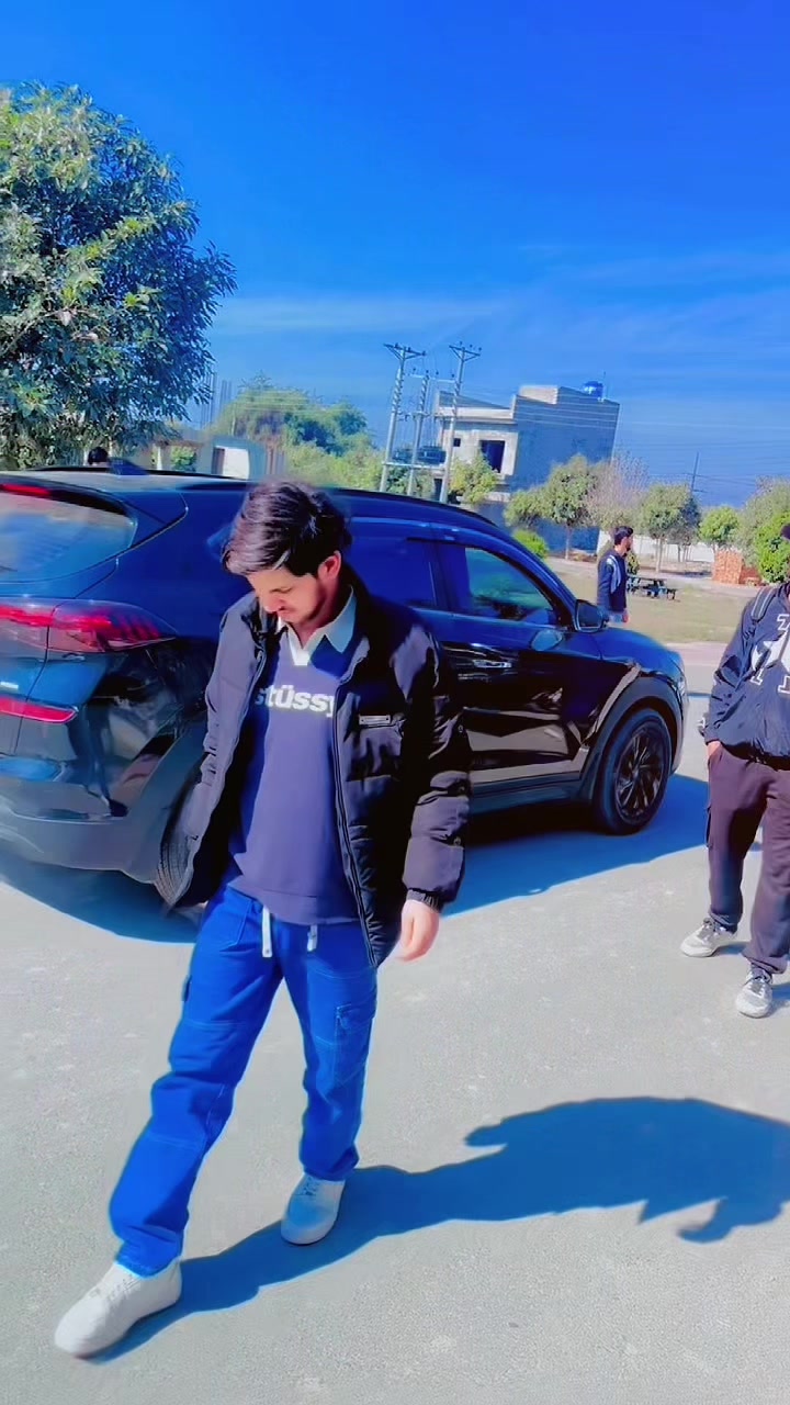 @MiAN BÂÐŞĦÄĦ 💸⚡️
