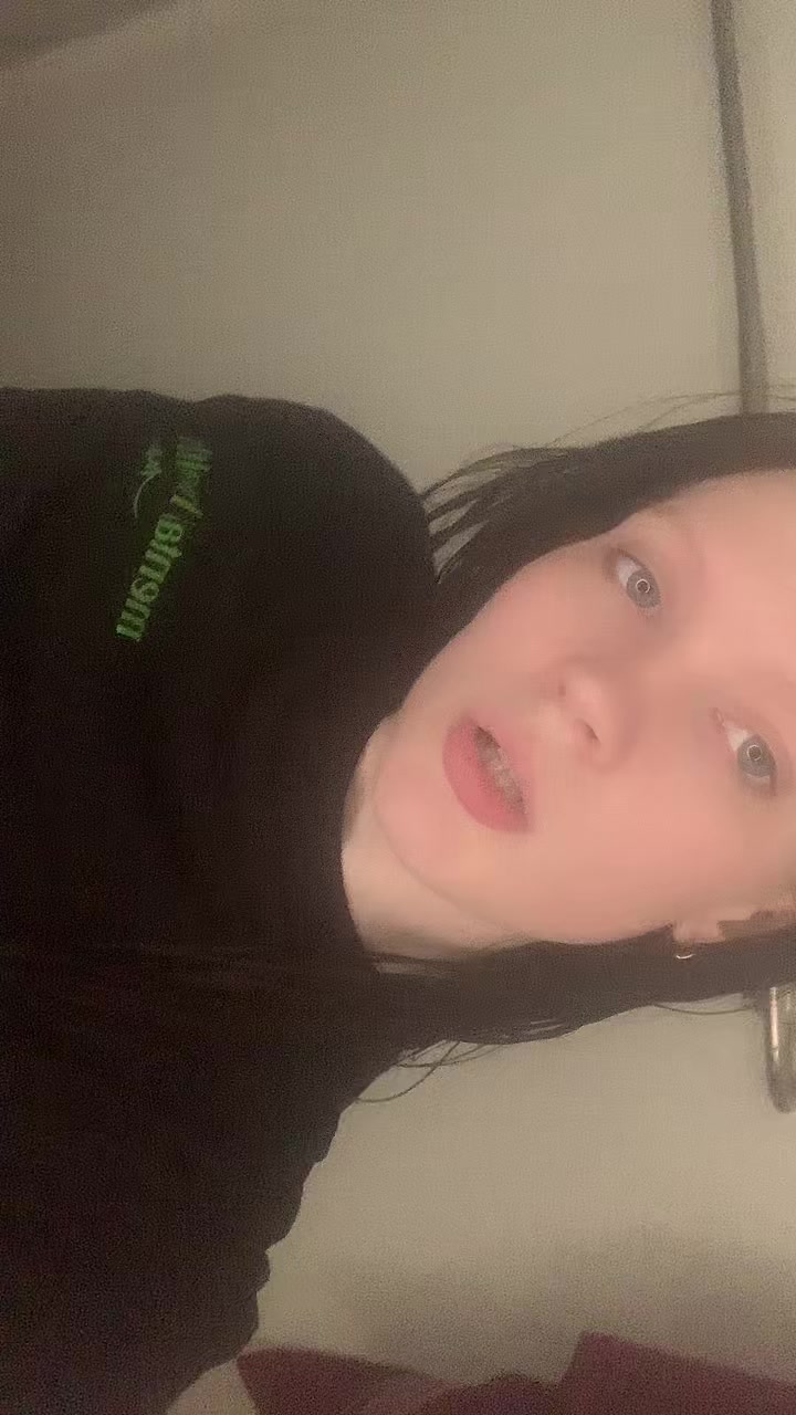 @Shay🦋.