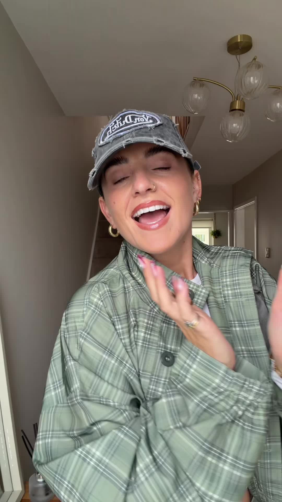 @elbuckles
