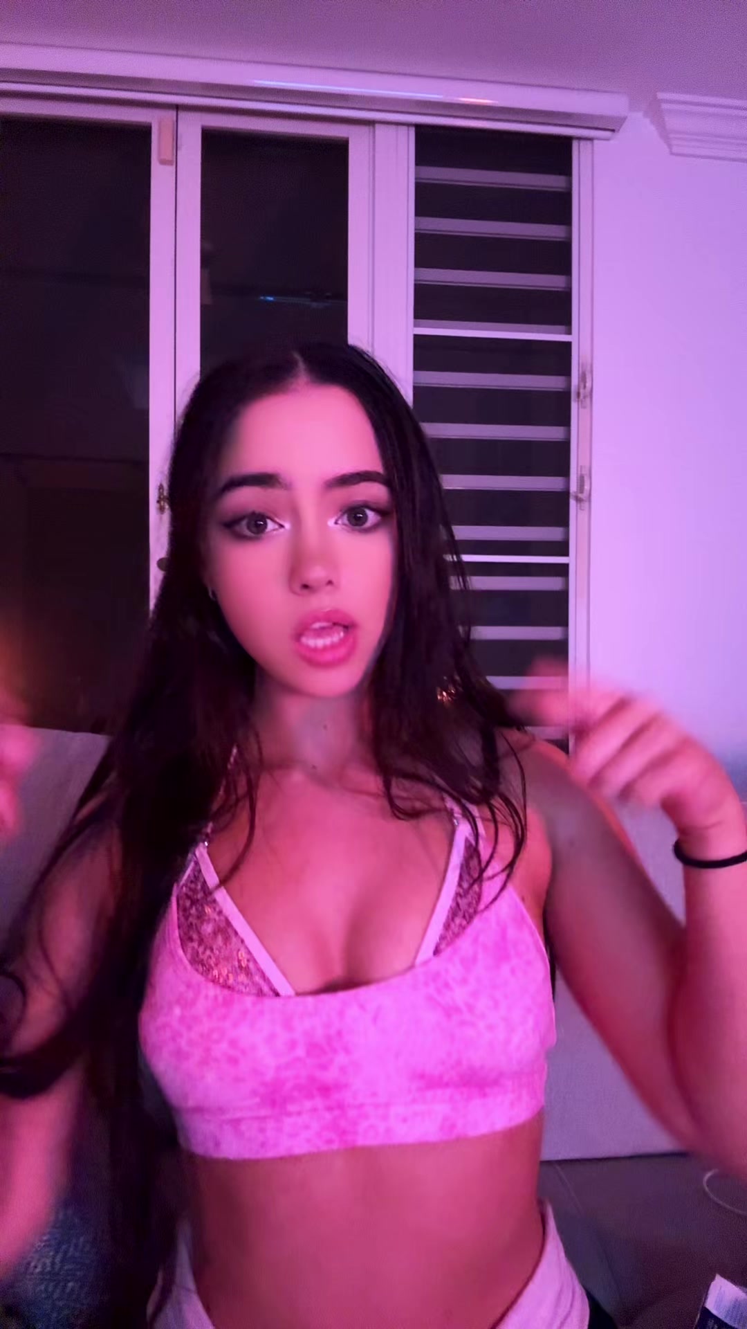 @itszoeyiso
