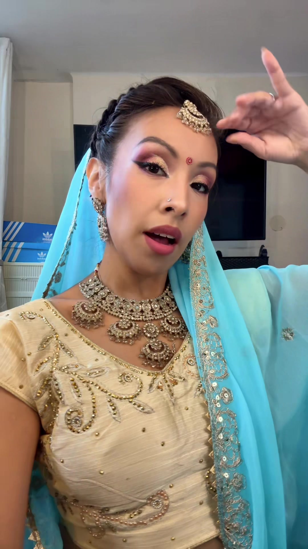 @✨Anju 💜 | Bollywood✨