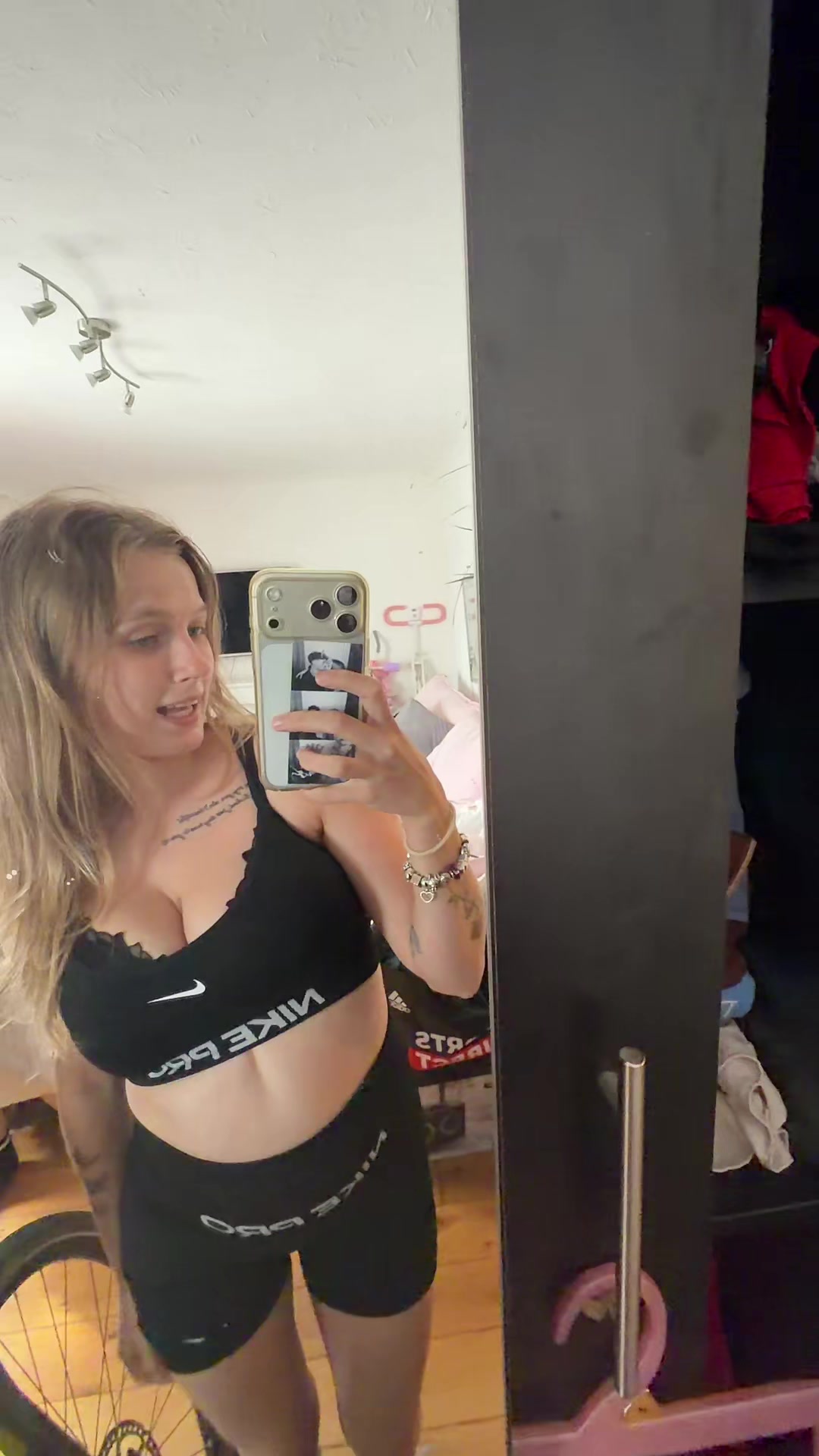 @tinytaraxo