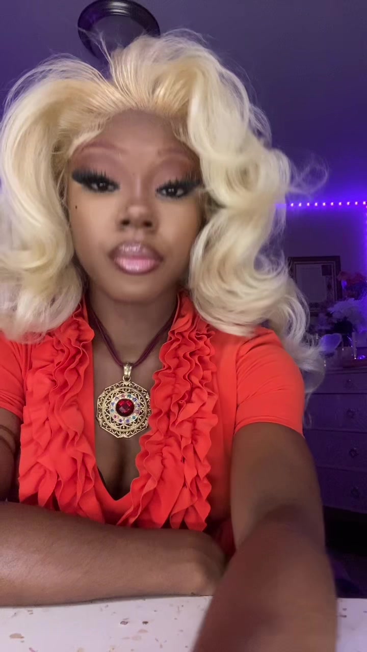 @LeonnaMarie ᥫ᭡