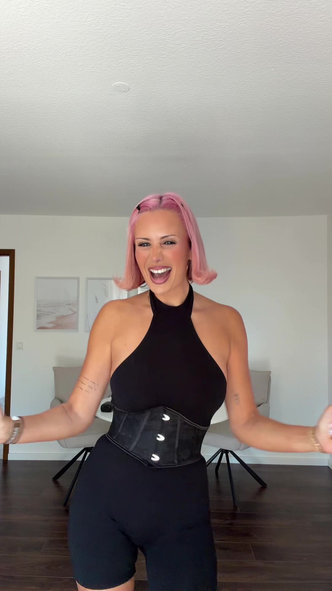 @NYXEA