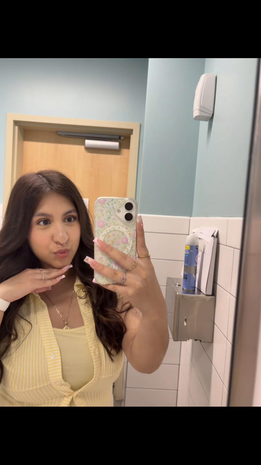 @vicky🌺