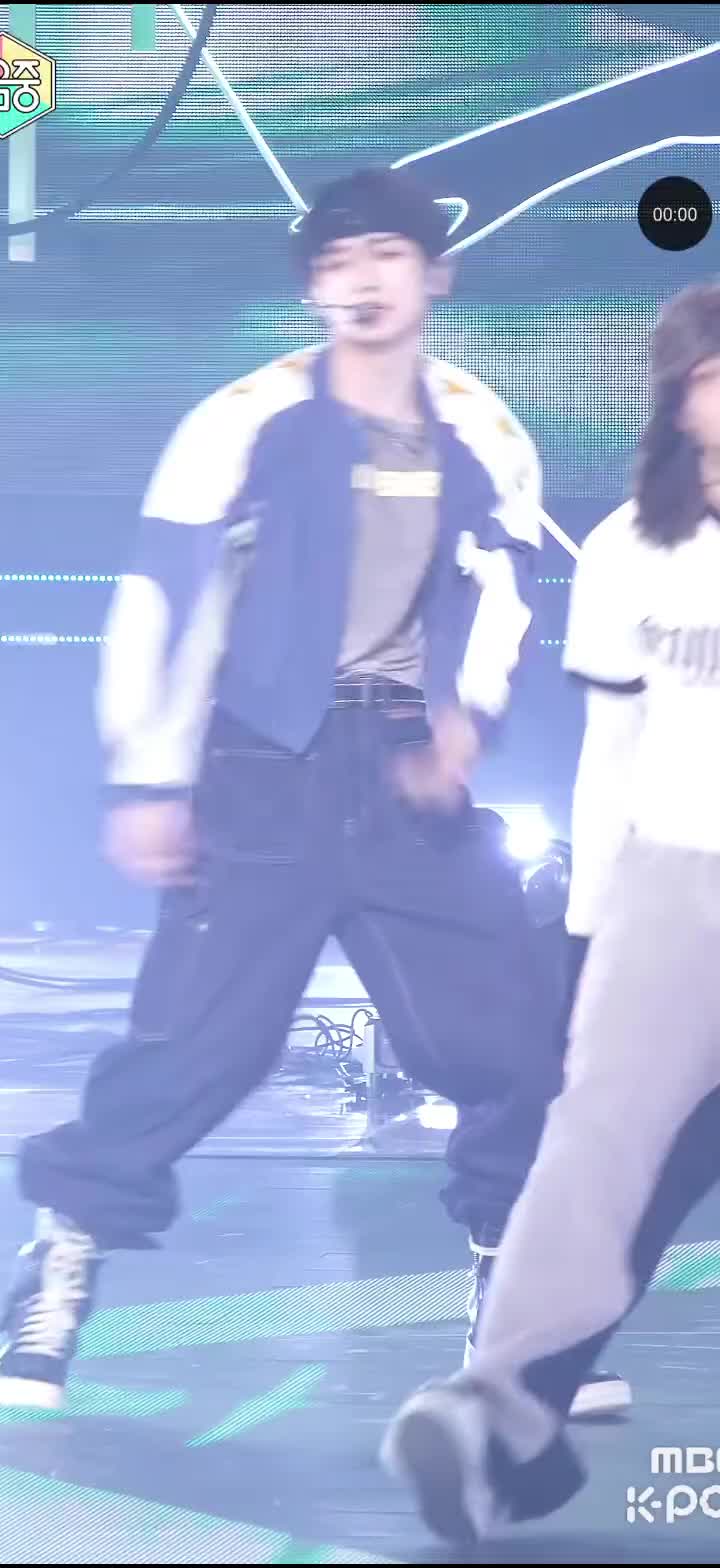 @Kpop Fancams🫧