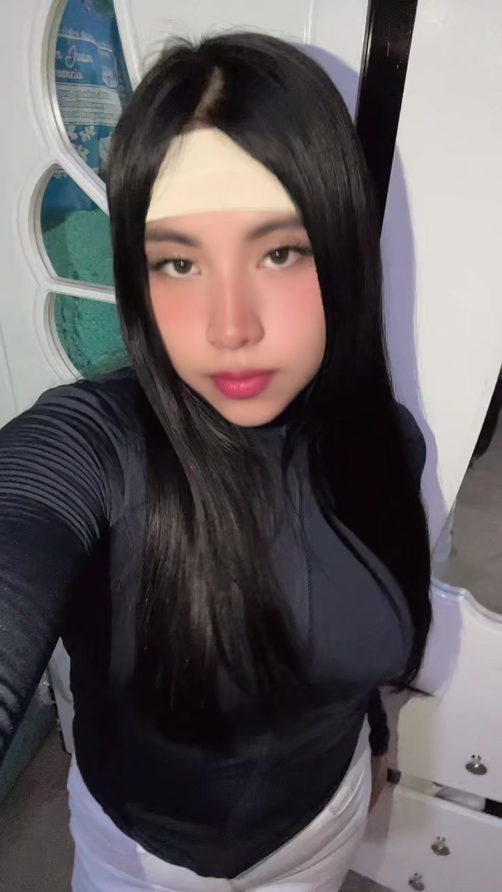 @oliviaarenaz