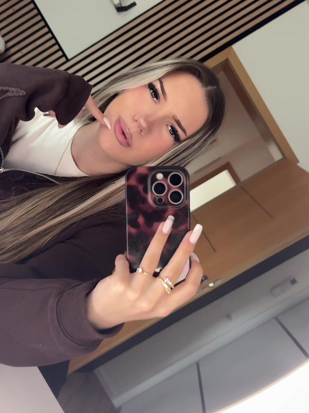 @nikolka