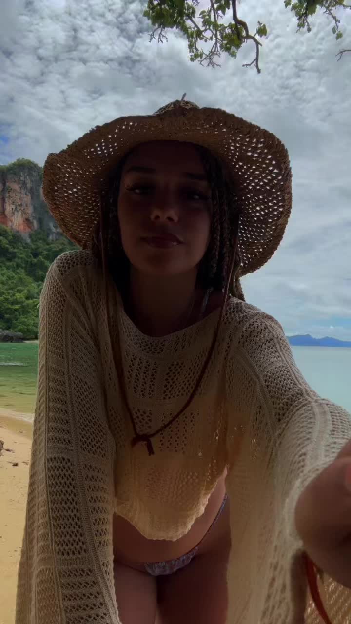 @<3