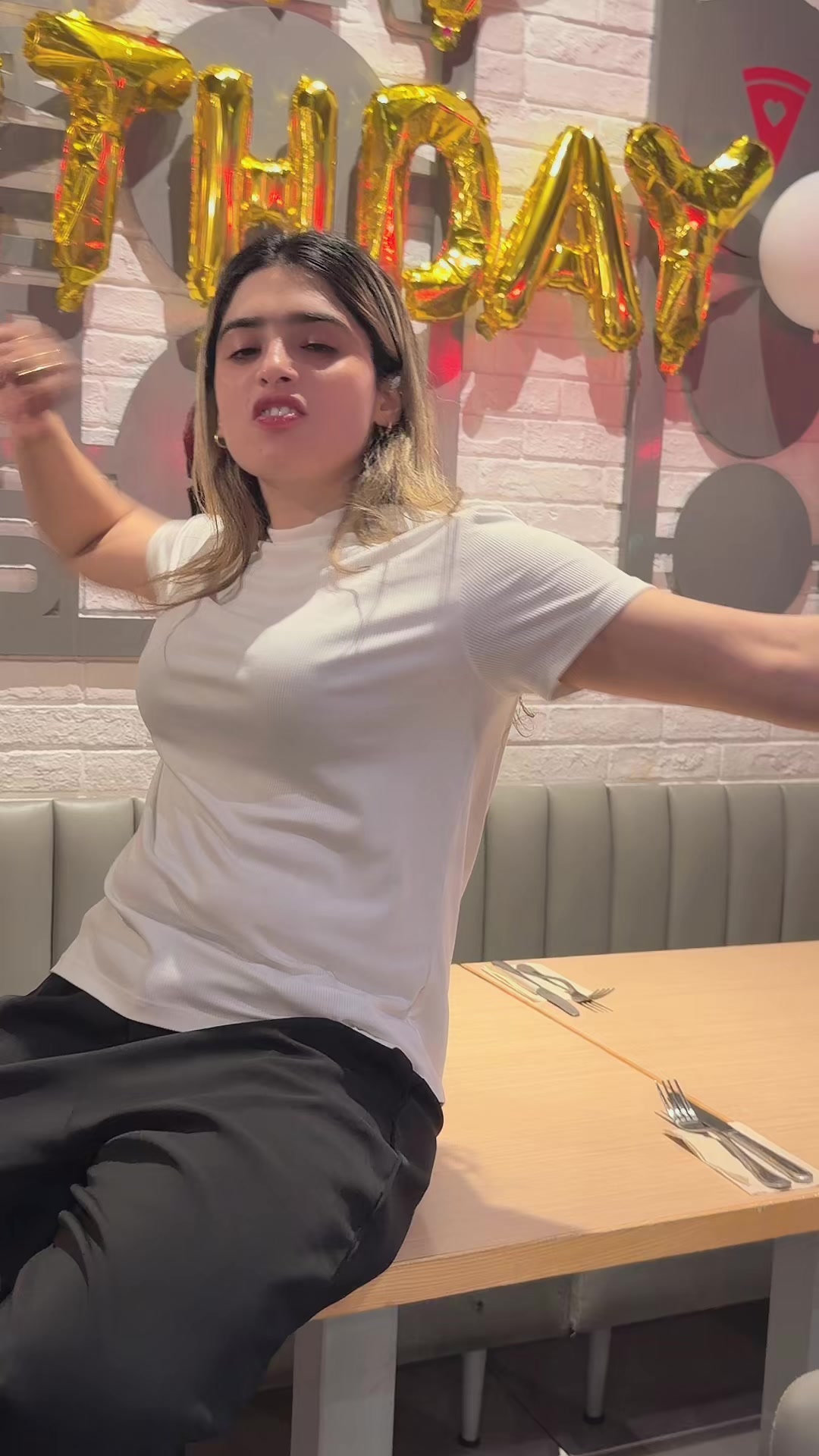 @shrartiguriyaOfficiall