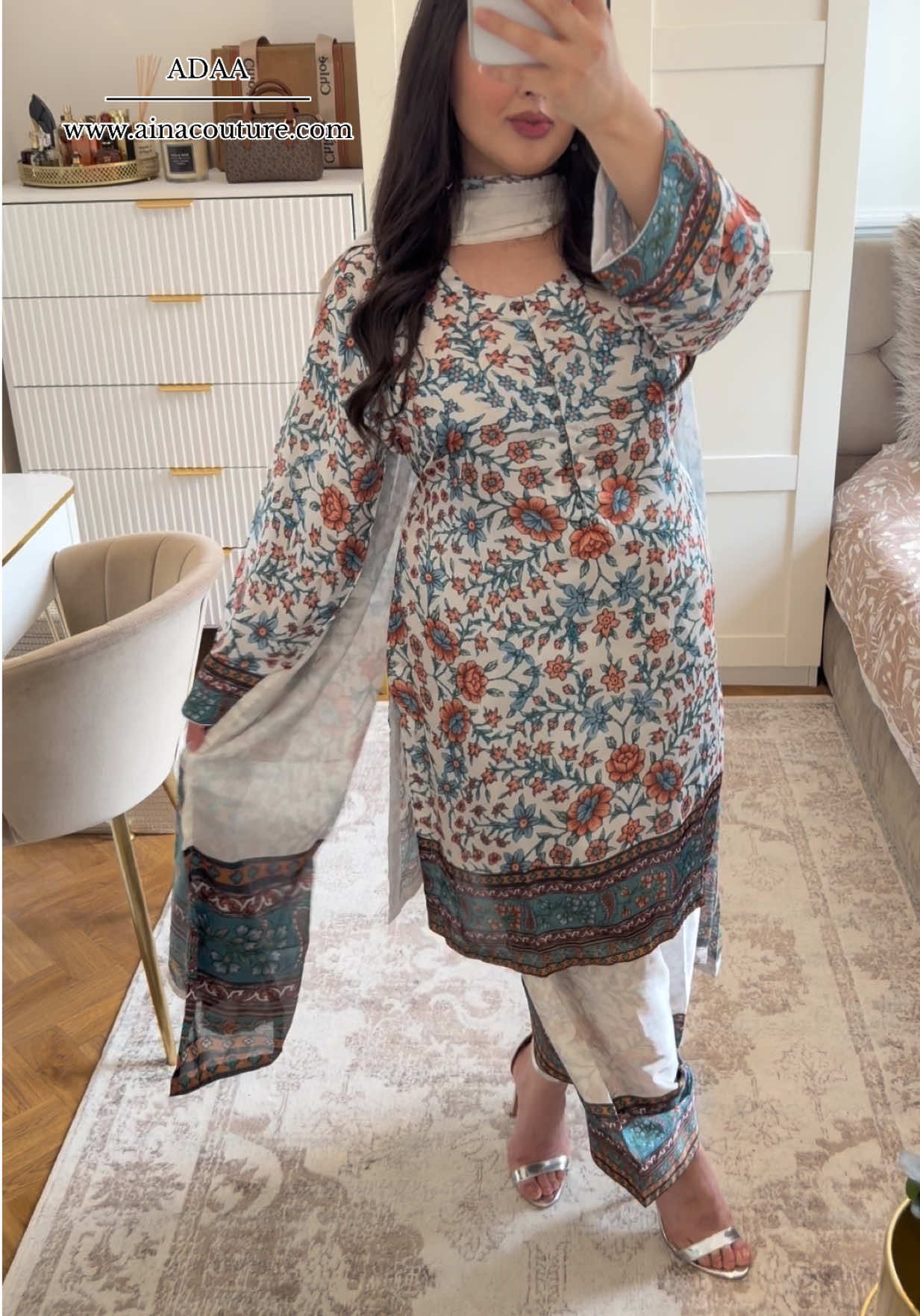 @Aina__couture