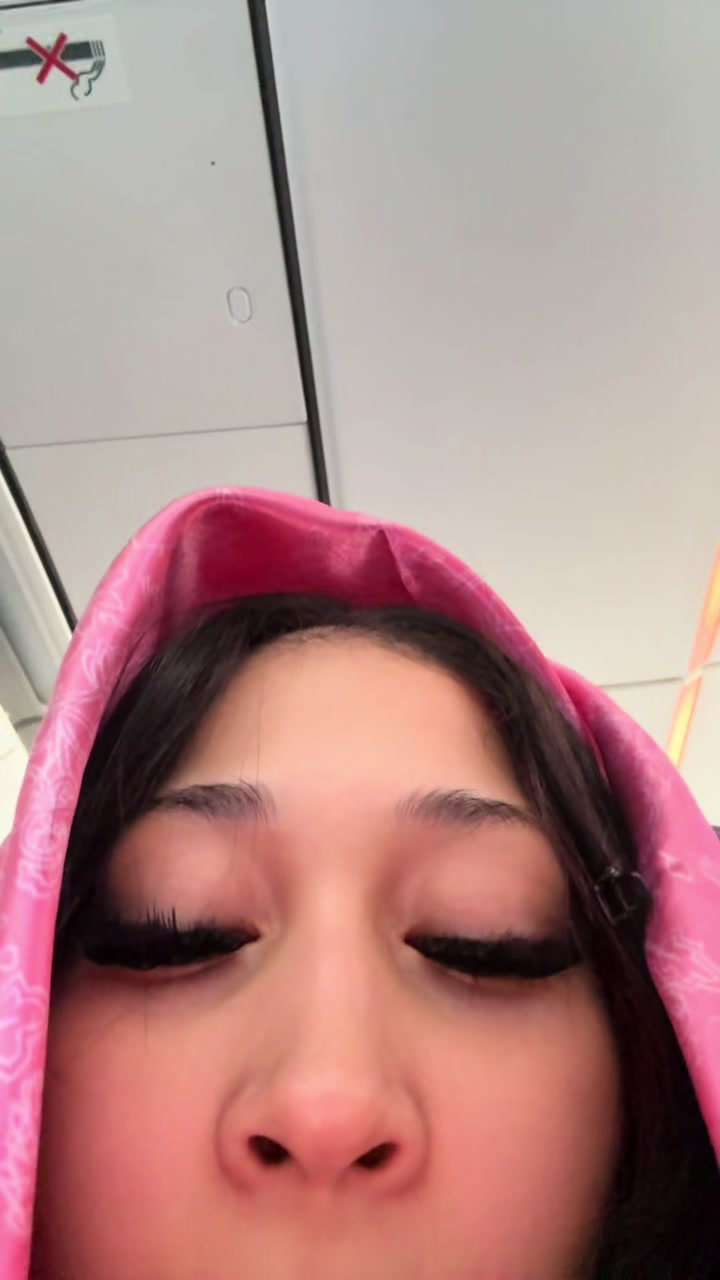 @Thayra 🐈&zwj;⬛🩵
