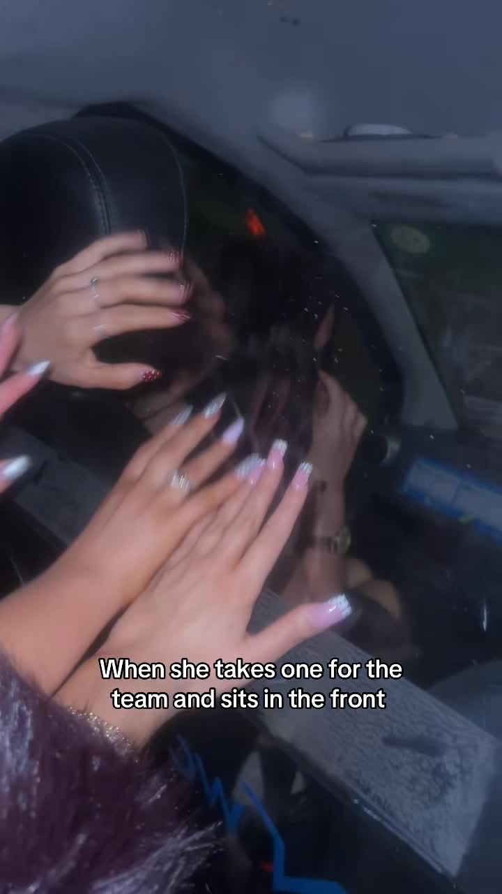 @xmollybaker