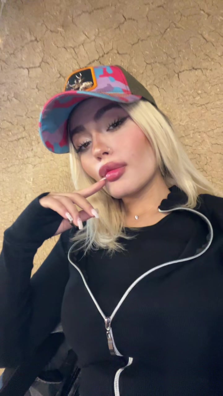 @rozhstorm
