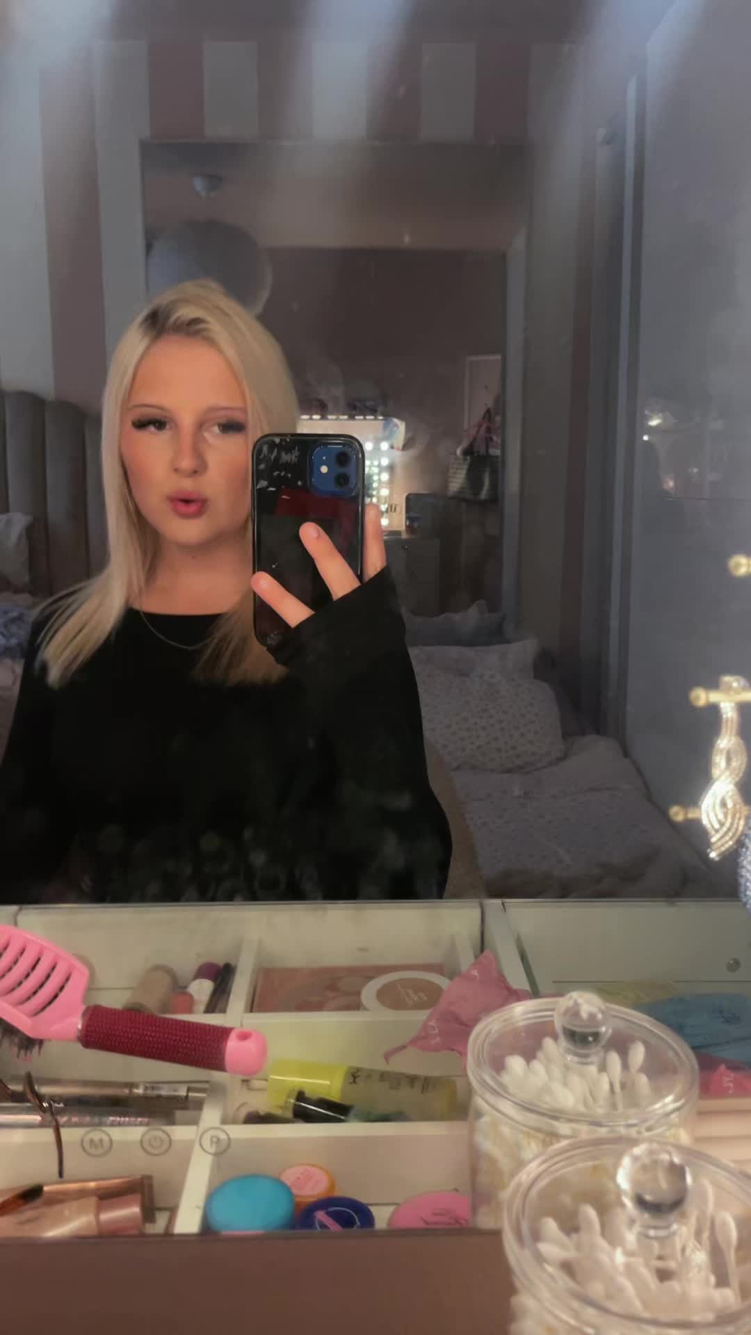 @𝐄𝐥𝐥𝐞𝐧