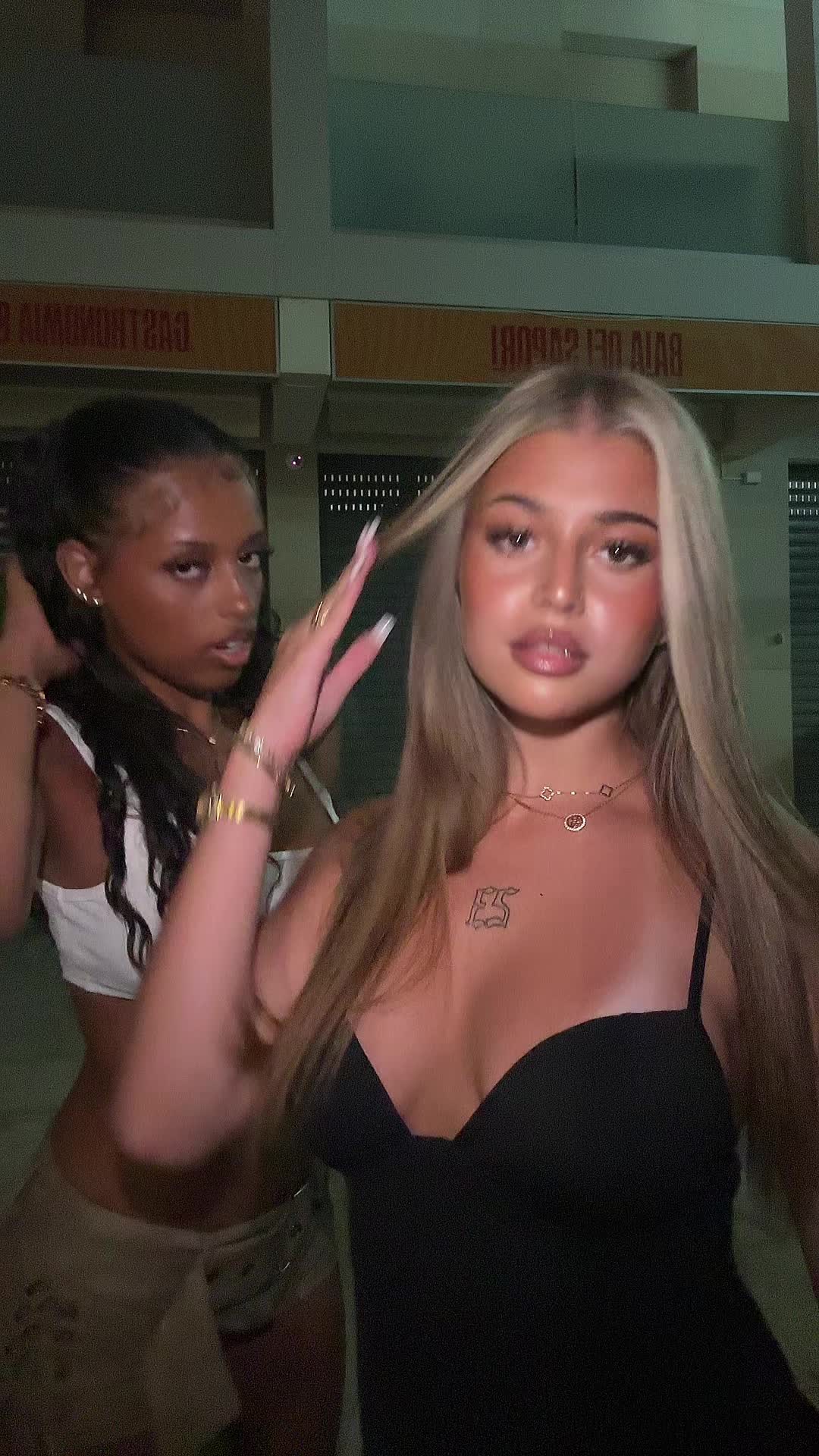 @LUVLAURI 🦋