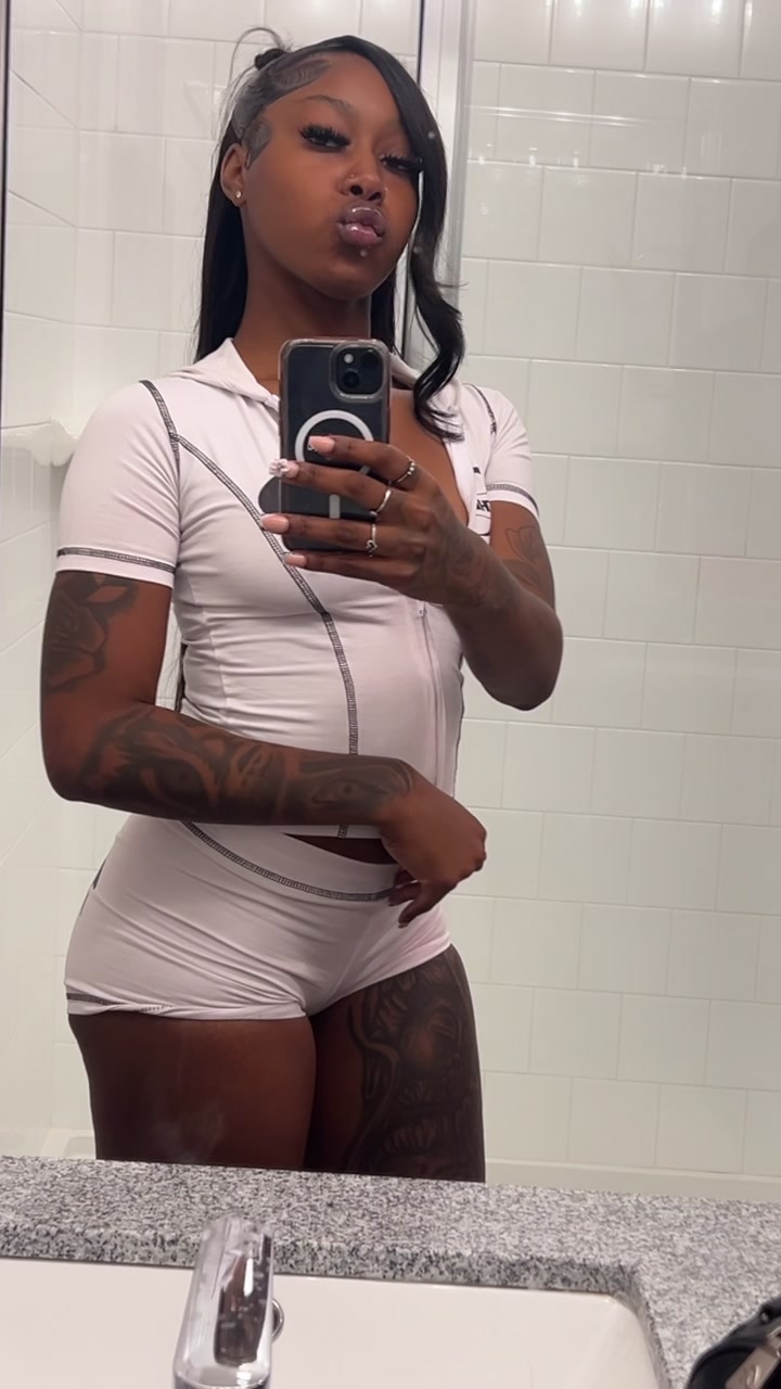 @Niya Dior ๐