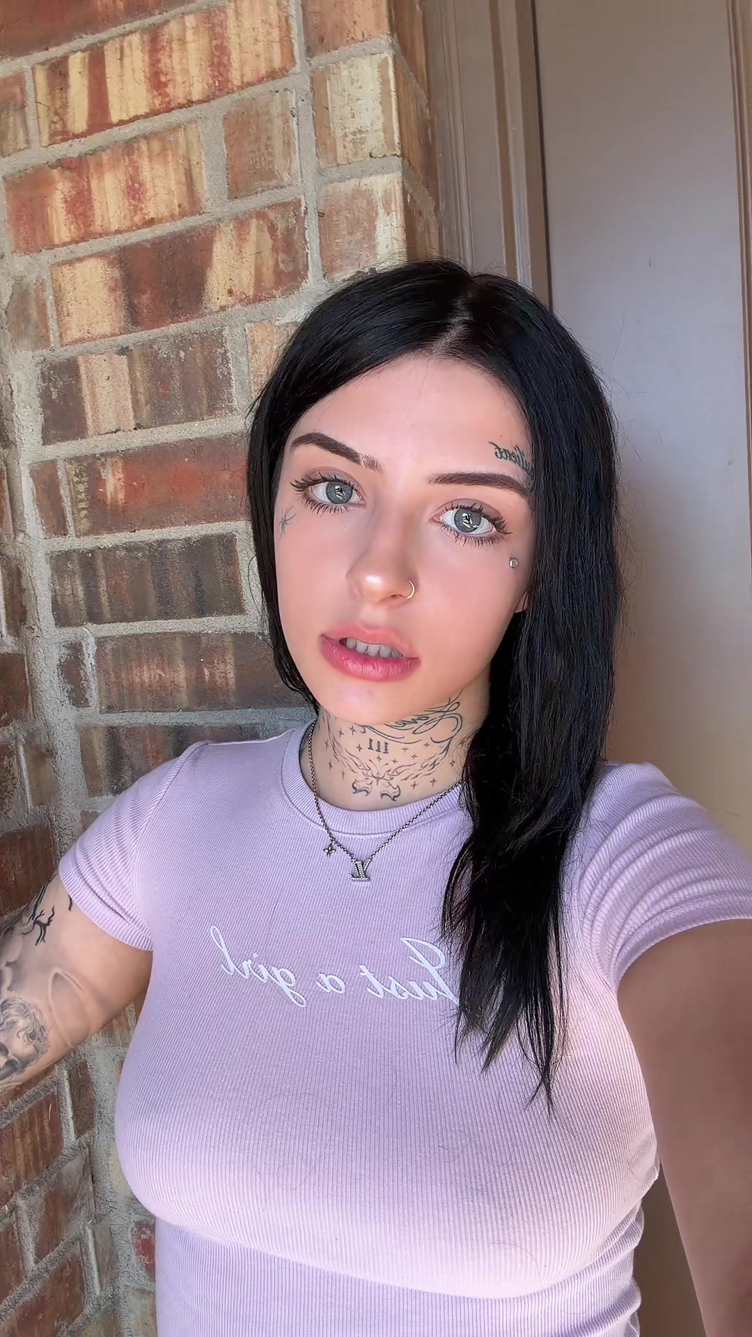 @Lilyrrrose