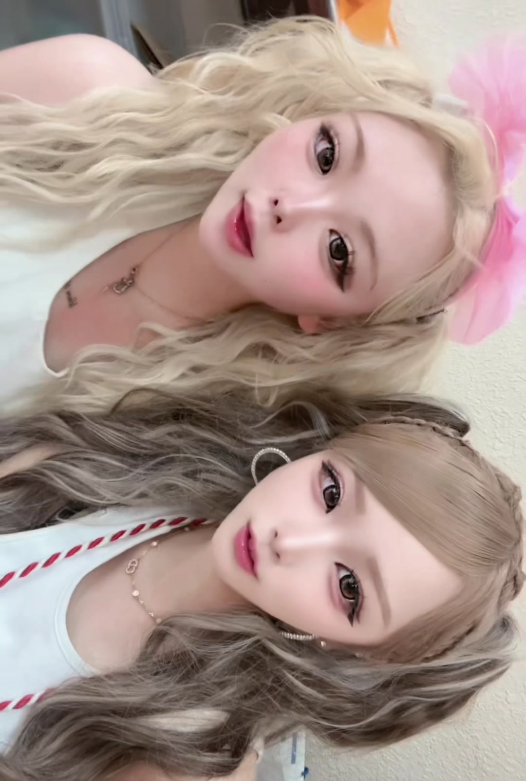 @ぴーこに